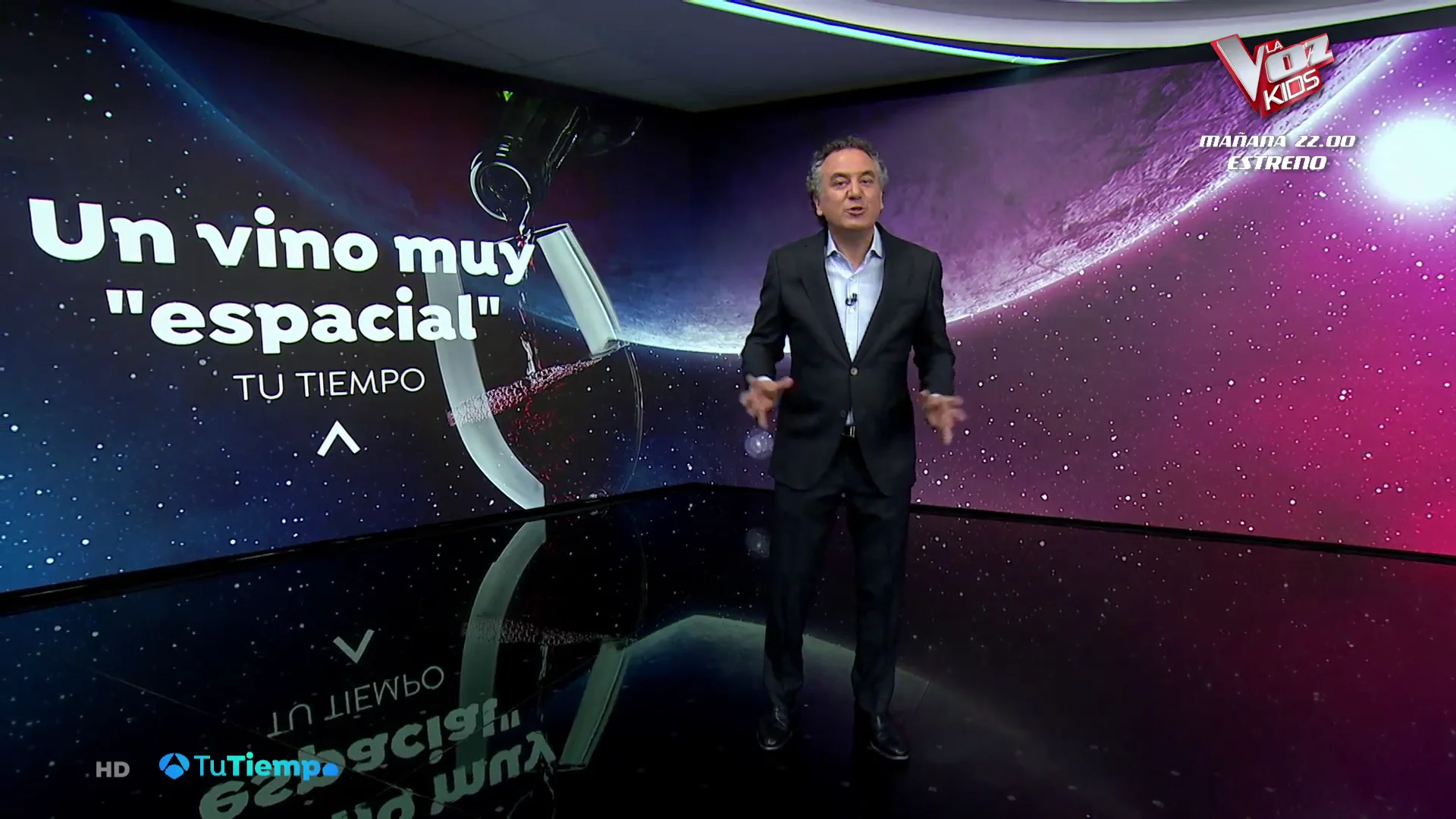 Botella de vino en el espacio Botella de vino en el espacio