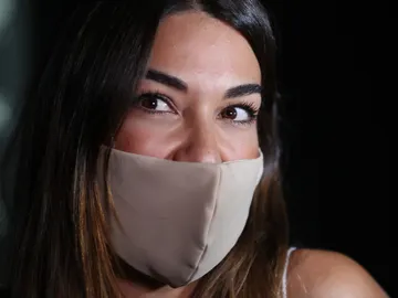 Estela Grande posa ante los medios Estela Grande posa ante los medios