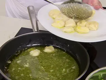 El truco de Karlos Arguiñano para hacer el pil pil rápidamente: "Os va a encantar" El truco de Karlos Arguiñano para hacer el pil pil rápidamente: "Os va a encantar"