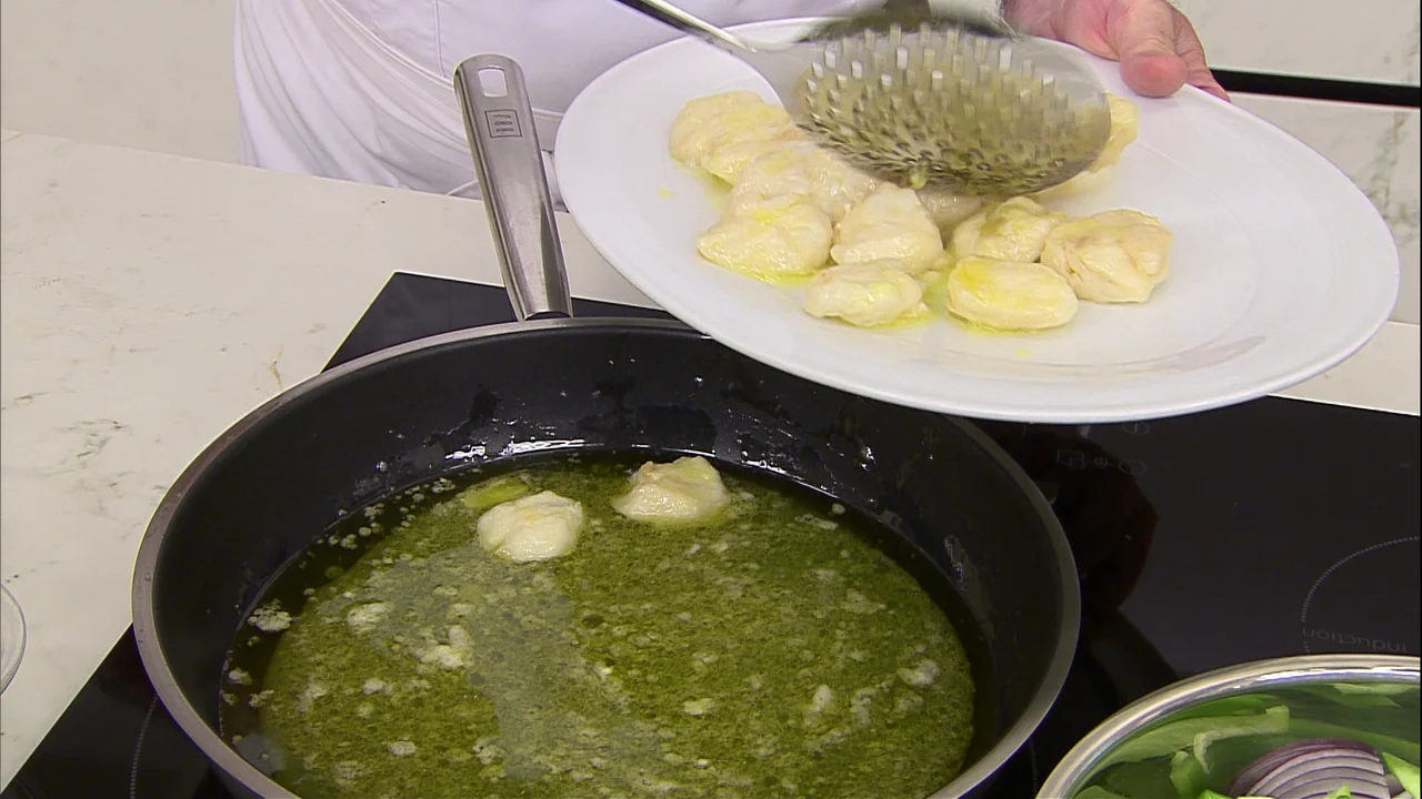 El truco de Karlos Arguiñano para hacer el pil pil ... image of El truco de Karlos Arguiñano para hacer el pil pil ...