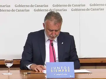 Canarias mantendrá el toque de queda y control en los aeropuertos tras el fin del estado de alarma Canarias mantendrá el toque de queda y control en los aeropuertos tras el fin del estado de alarma