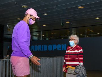 La emocionante sorpresa de Rafa Nadal a Manuela, una anciana de 95 años con Alzheimer