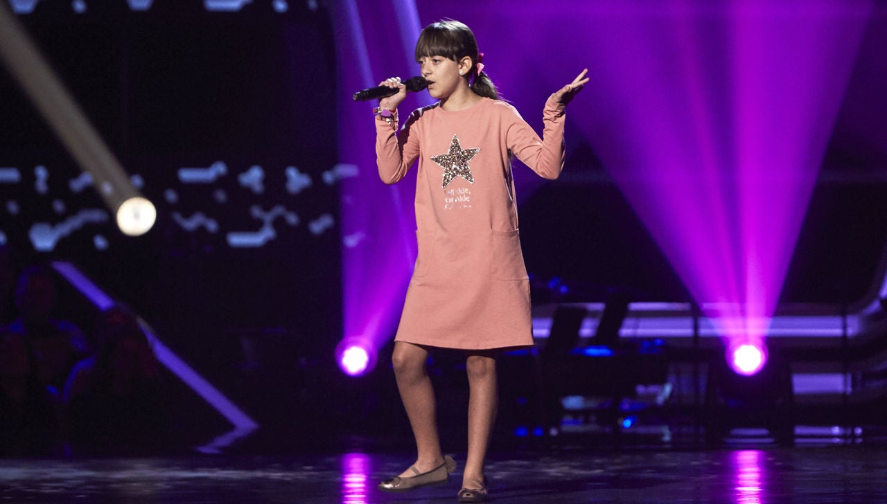 Lucía Martín canta 'Lágrimas negras' en las Audiciones a ciegas de 'La Voz Kids' Lucía Martín canta 'Lágrimas negras' en las Audiciones a ciegas de 'La Voz Kids'