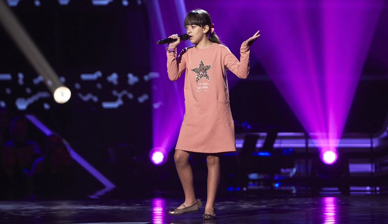Lucía Martín canta 'Lágrimas negras' en las Audiciones a ciegas de 'La Voz Kids'