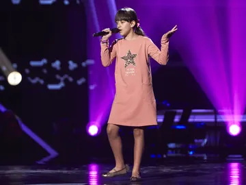 Lucía Martín canta 'Lágrimas negras' en las Audiciones a ciegas de 'La Voz Kids' Lucía Martín canta 'Lágrimas negras' en las Audiciones a ciegas de 'La Voz Kids'