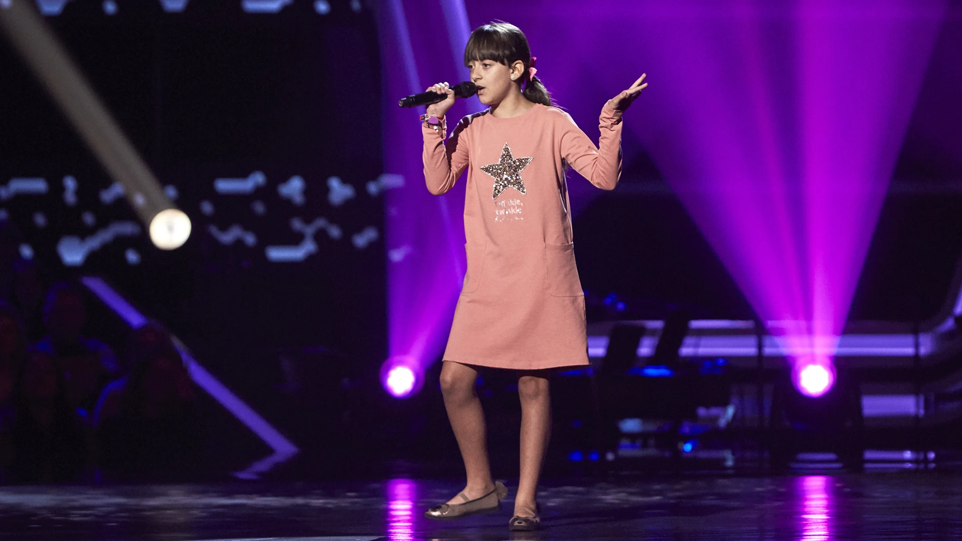Lucía Martín canta 'Lágrimas negras' en las Audiciones a ciegas de 'La Voz Kids'