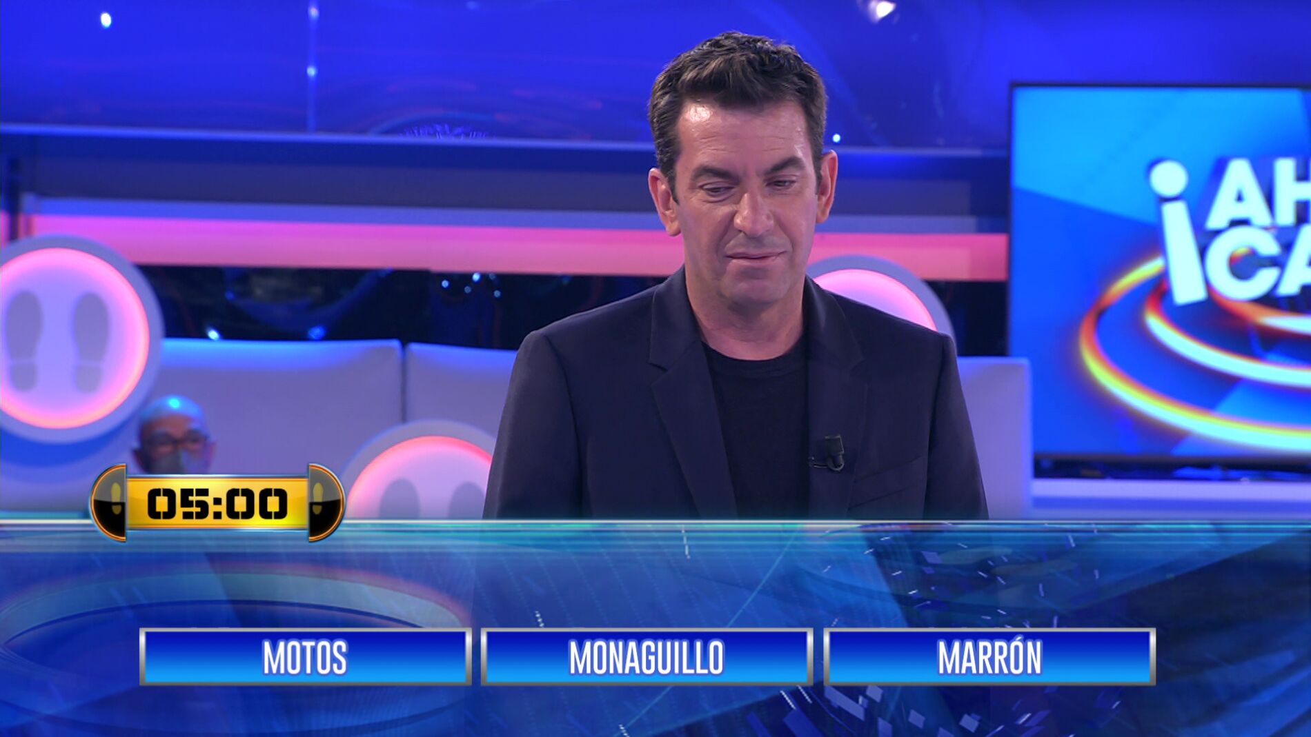 &iexcl;Le ayud&oacute; sin saberlo! Arturo Valls le da una pista en el &lsquo;entre tres&rsquo; a un concursante de &lsquo;&iexcl;Ahora caigo!&rsquo;