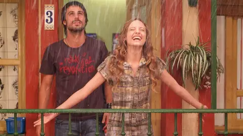 Lucas y Sara en 'Los hombres de Paco' Lucas y Sara en 'Los hombres de Paco'