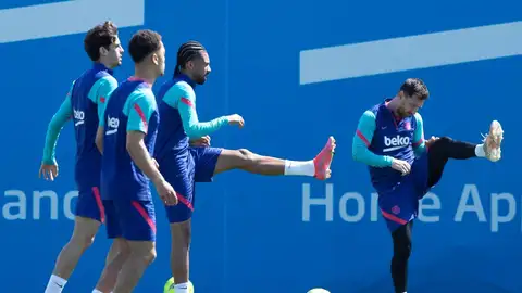 La Generalitat de Cataluña abre expediente por el asado en casa de Messi La Generalitat de Cataluña abre expediente por el asado en casa de Messi