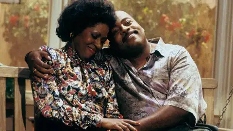 Jo Marie Payton y Reginald VelJohnson Carl y Harriette Winslow en 'Cosas de casa'