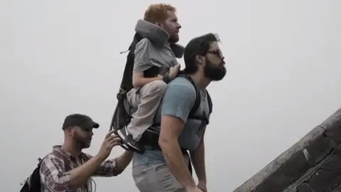 Kevin sufre atrofia muscular espinal Kevin sufre atrofia muscular espinal