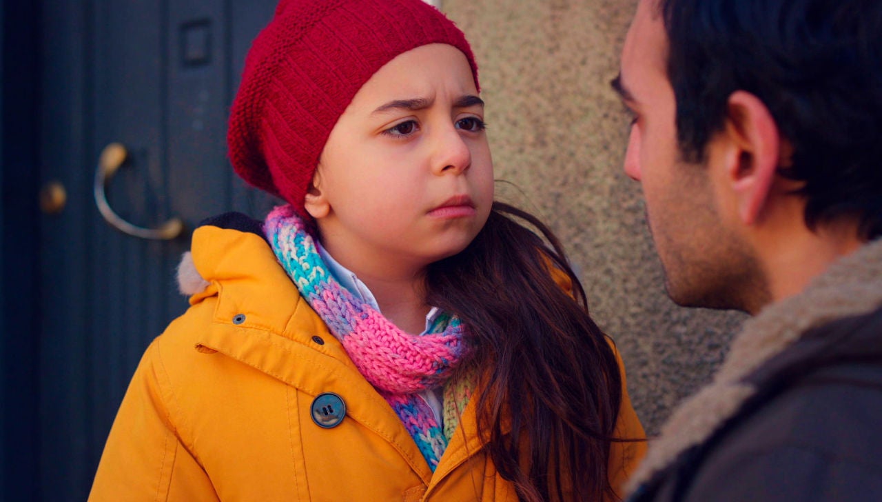 Demir, paralizado con la pregunta de Öykü: "¿Por qué se sabe mi nombre?" Demir, paralizado con la pregunta de Öykü: "¿Por qué se sabe mi nombre?"