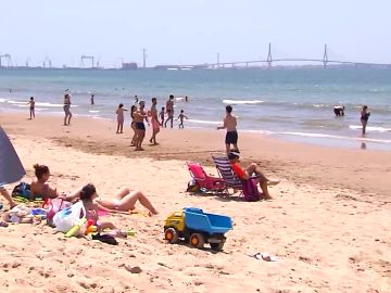 Las playas se preparan para recibir turistas con el fin del estado de alarma