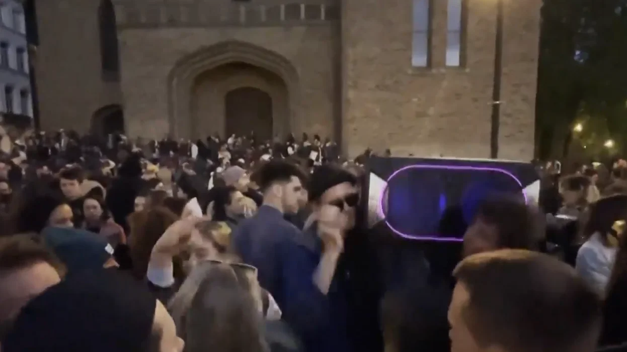Aglomeraciones en B&eacute;lgica tras el final del estado de alarma