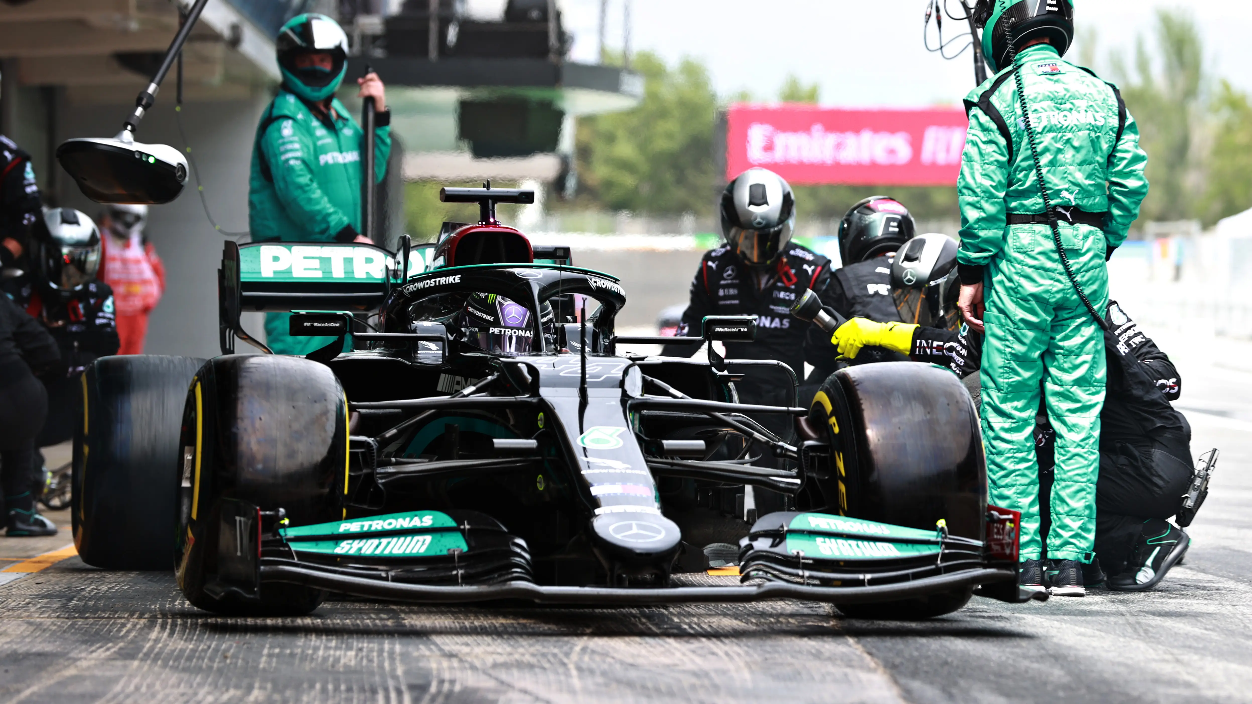 Hamilton vuelve a ganar la batalla a Verstappen en el GP de España, Sainz 7º y Alonso 17º Hamilton vuelve a ganar la batalla a Verstappen en el GP de España, Sainz 7º y Alonso 17º