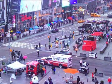 Dos mujeres y una niña de 4 años resultan heridas en un tiroteo en Times Square
