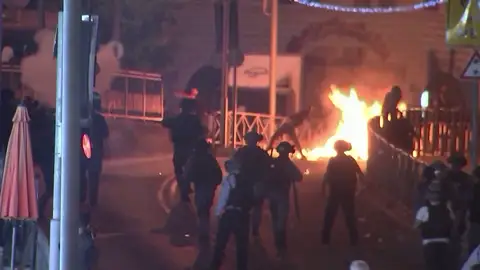 Jerusalén vive una segunda jornada de tensión entre palestinos e israelíes Jerusalén vive una segunda jornada de tensión entre palestinos e israelíes