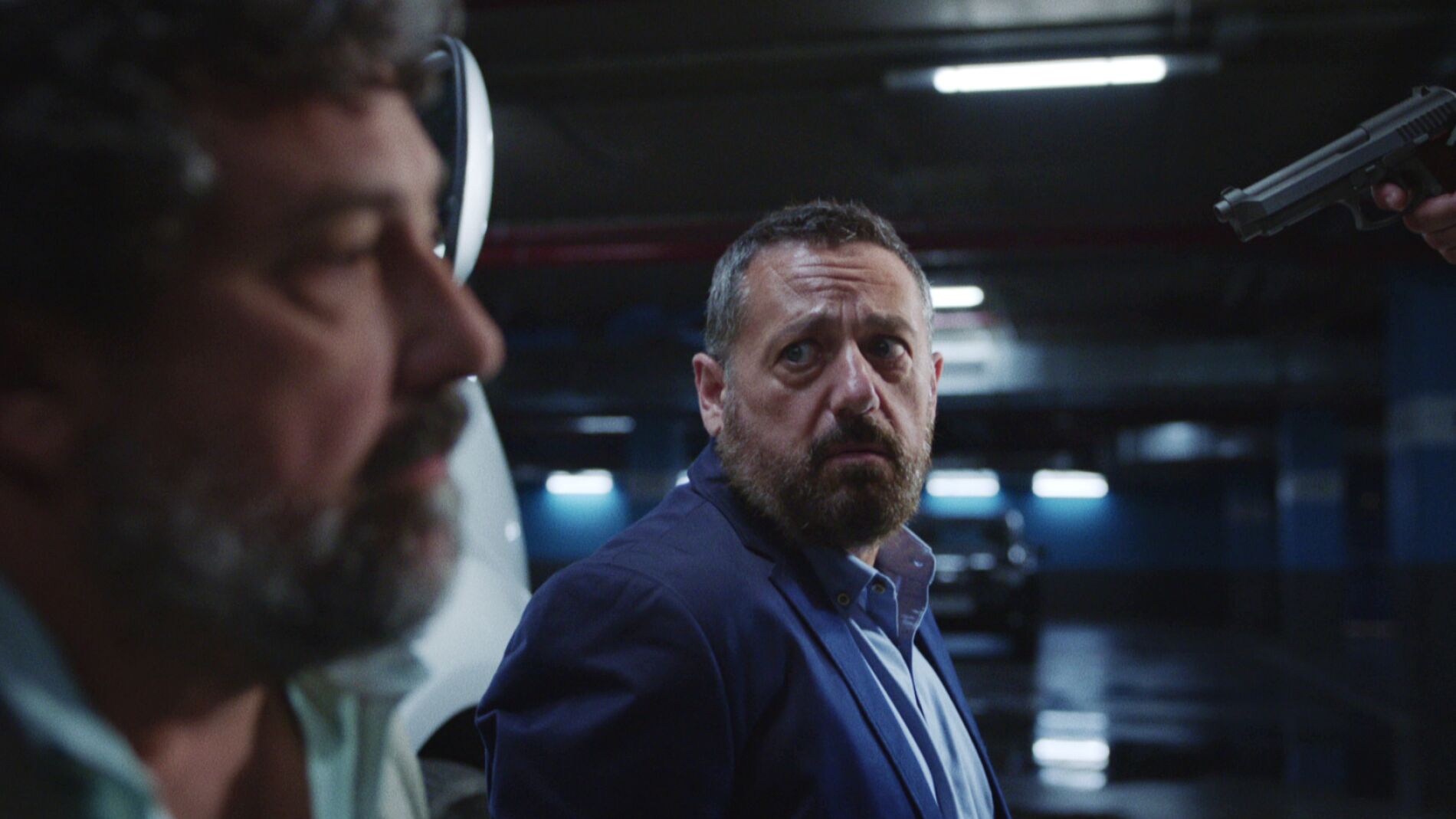 Paco y Mariano se ven involucrados en una peligrosa trama rusa