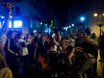 Las comunidades endurecen las restricciones anticovid de cara a las fiestas patronales de agosto Las comunidades endurecen las restricciones anticovid de cara a las fiestas patronales de agosto