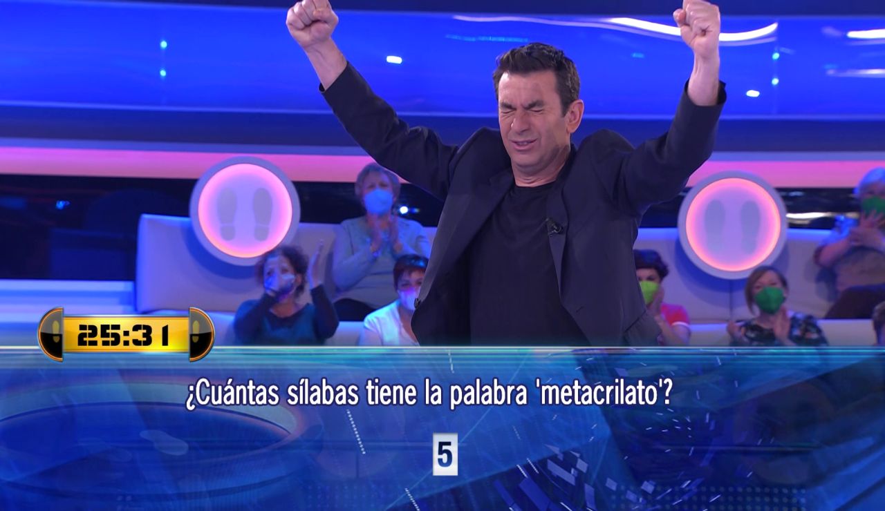 Arturo Valls, eufórico tras tanto estudiar una palabra en ‘¡Ahora caigo!’: “Ya puedo presentar ‘Pasapalabra’” Arturo Valls, eufórico tras tanto estudiar una palabra en ‘¡Ahora caigo!’: “Ya puedo presentar ‘Pasapalabra’”