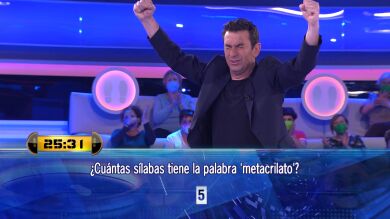 Arturo Valls, eufórico tras tanto estudiar una palabra en ‘¡Ahora caigo!’: “Ya puedo presentar ‘Pasapalabra’”