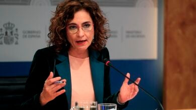 La ministra de Hacienda, María Jesús Montero, insiste en que no se subirán los impuestos hasta el año 2023