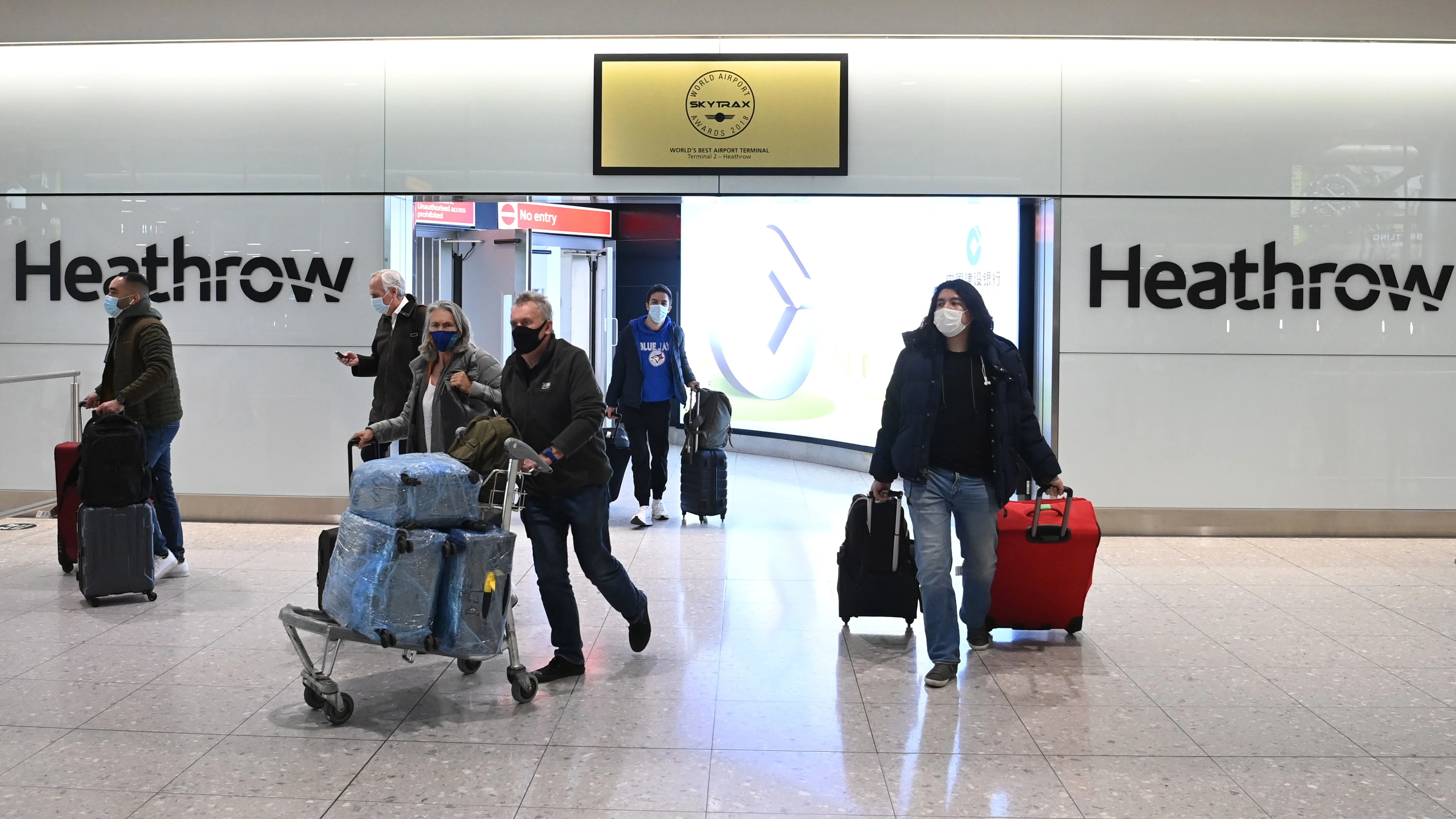 Viajeros en el aeropuerto