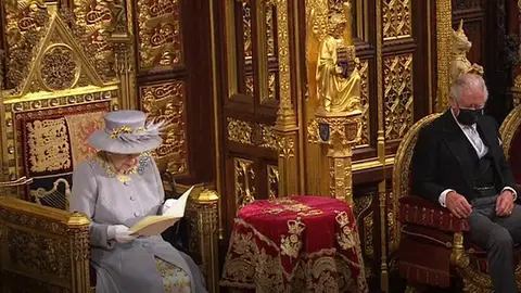 La reina Isabel II, en su discurso ante el Parlamento Reina Isabel II