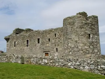 ¿Buscas casa? Idealista vende un castillo en Escocia con título de Sir y derecho de extracción de oro por 150.000 euros ¿Buscas casa? Idealista vende un castillo en Escocia con título de Sir y derecho de extracción de oro por 150.000 euros