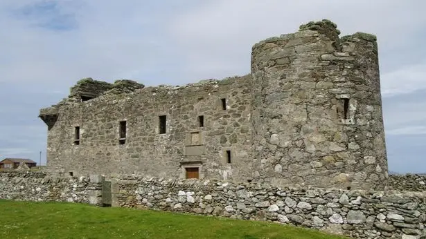 &iquest;Buscas casa? Idealista vende un castillo en Escocia con t&iacute;tulo de Sir y derecho de extracci&oacute;n de oro por 150.000 euros