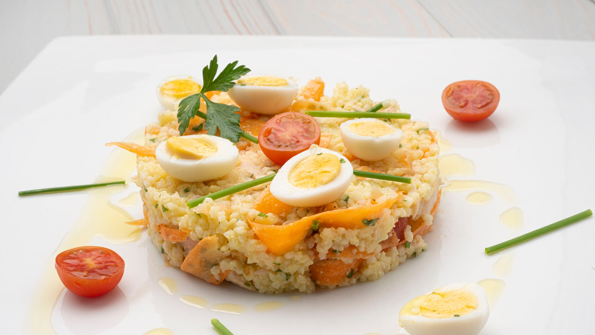 La ensalada "interesante para deportistas": de mijo con at&uacute;n y huevo