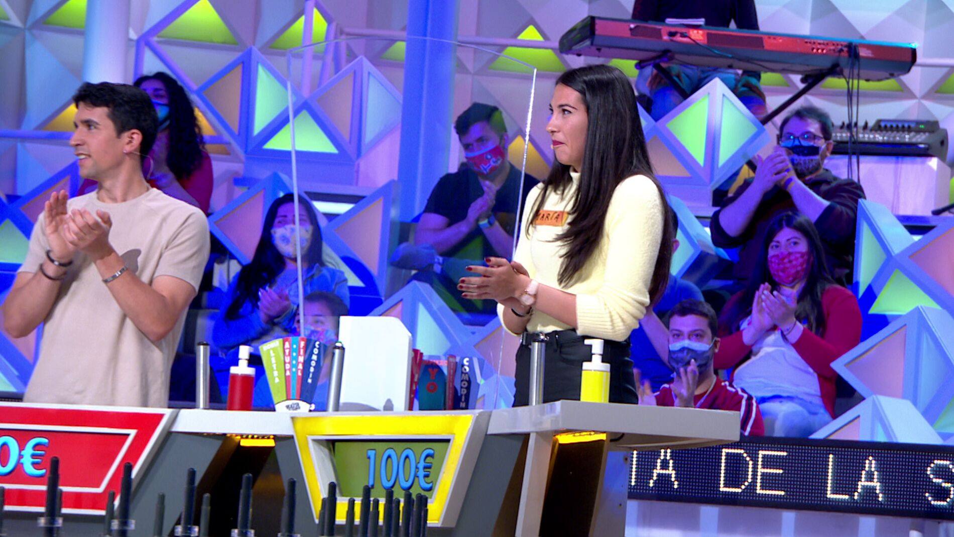 Mar&iacute;a acierta el panel de la palabra en &lsquo;La ruleta de la suerte&rsquo; a pesar de que "no le cuadra" 