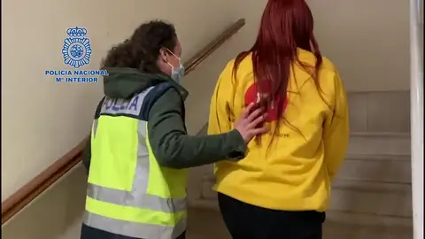 Detenida una joven acusada de prostituir a menores y ofrecer la virginidad de una niña de 14 años en apartamentos turísticos Detenida una joven acusada de prostituir a menores y ofrecer la virginidad de una niña de 14 años en apartamentos turísticos