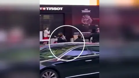 Una agente salva la vida de una niña tras el tiroteo de Times Square Una agente salva la vida de una niña tras el tiroteo de Times Square