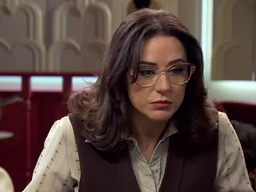 Cristina y Estefanía tratan de descubrir el motivo de la extraña actitud de Guillermo Cristina y Estefanía tratan de descubrir el motivo de la extraña actitud de Guillermo