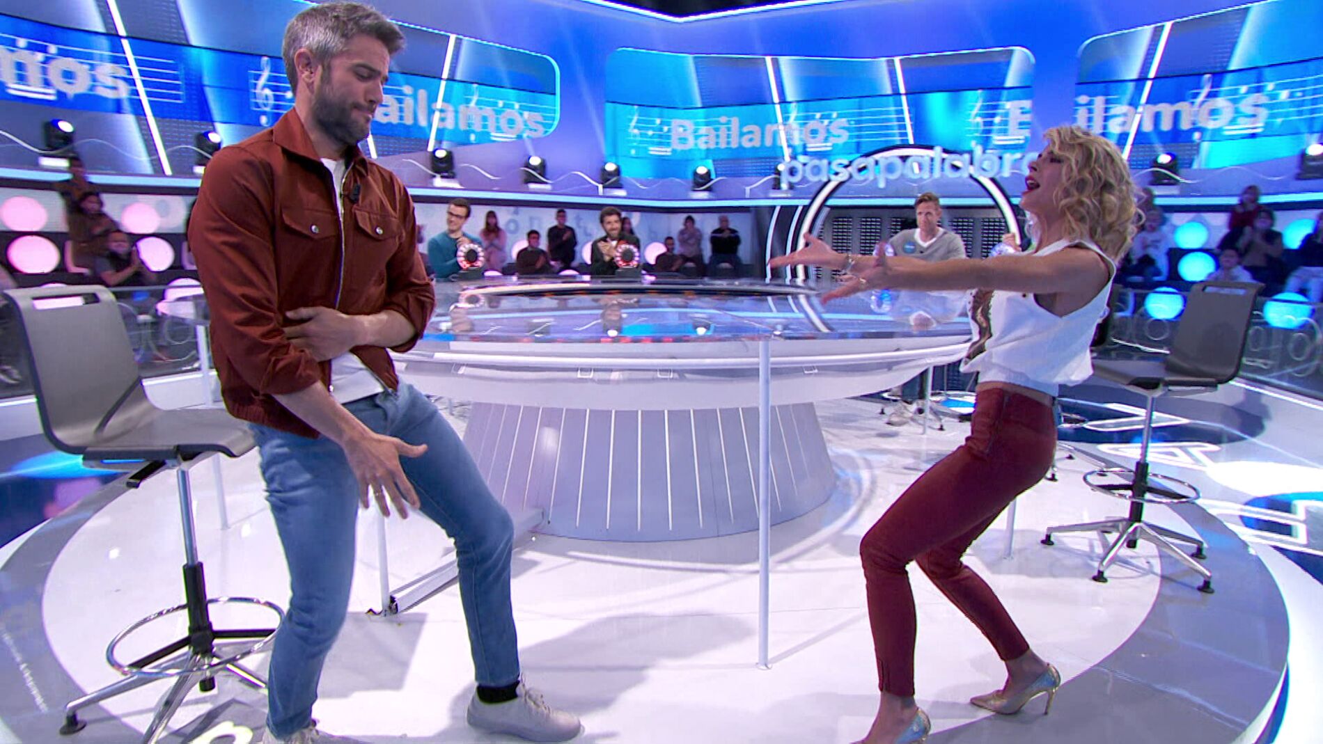 El baile de Beatriz Jarr&iacute;n y Roberto Leal al ritmo de Enrique Iglesias