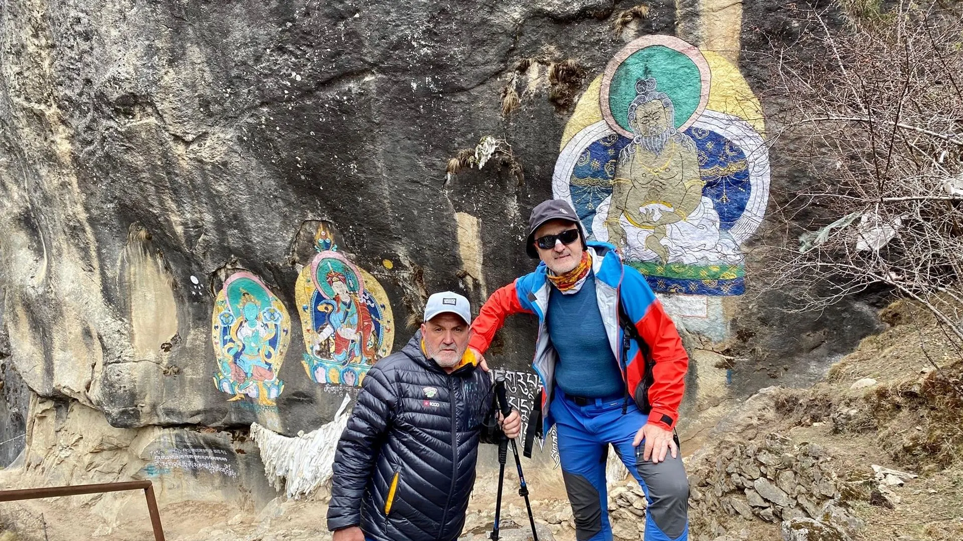 Juanito Oiarzabal y Sebastián Álvaro, atrapados en Nepal, piden ayuda para salir del país: "Es un caos" Juanito Oiarzabal y Sebastián Álvaro, atrapados en Nepal, piden ayuda para salir del país: "Es un caos"