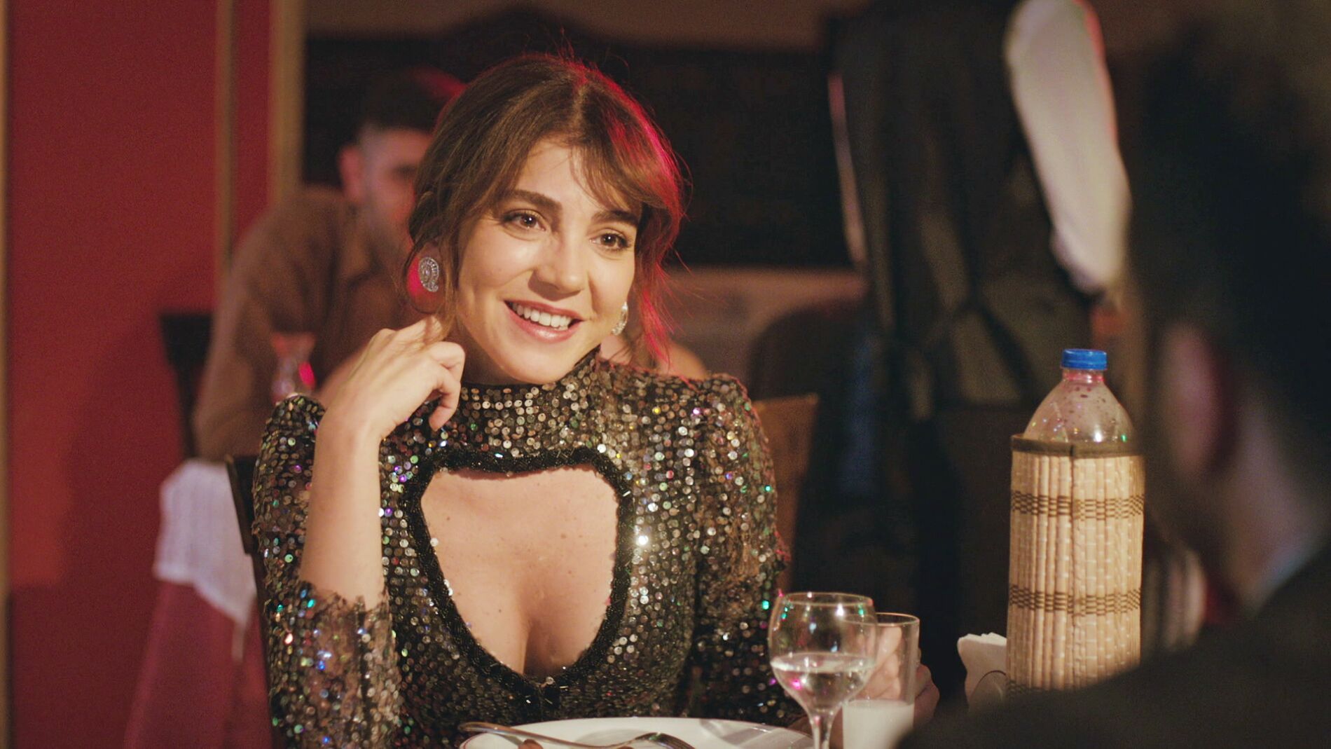 &iquest;Nuevo romance en 'Mujer'? El amor da una nueva oportunidad a Ceyda con Raif