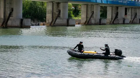 Búsqueda del menor en el Ebro Búsqueda del menor en el Ebro