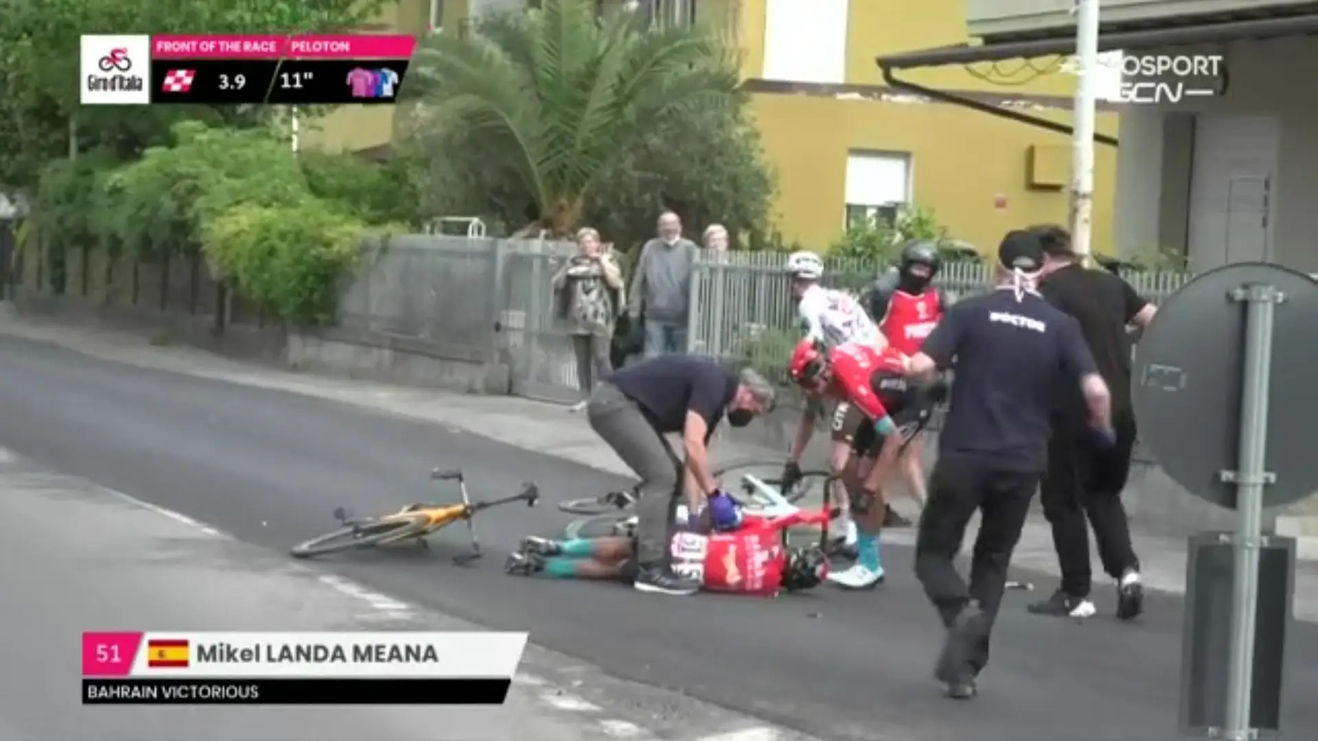 Mikel Landa abandona el Giro de Italia tras una dura ca&iacute;da