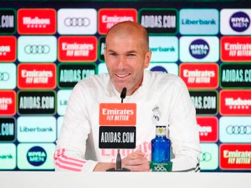 Zidane: "El VAR siempre va a ayudar, pero hay que aclarar las cosas"