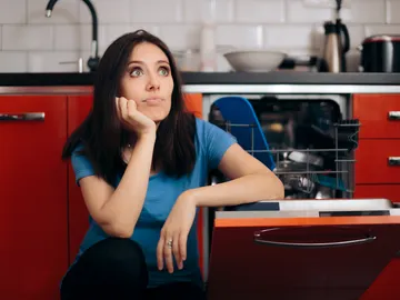 Consejos para limpiar esos utensilios y electrodomésticos que no puedes meter en el lavavajillas Consejos para limpiar esos utensilios y electrodomésticos que no puedes meter en el lavavajillas