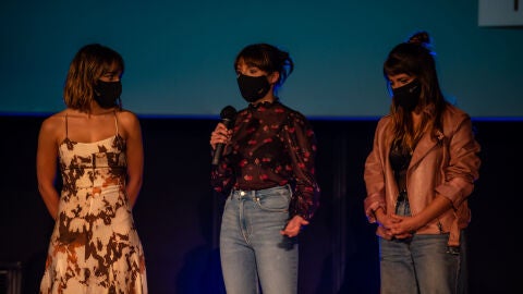 Las protagonistas de 'La reina del pueblo'