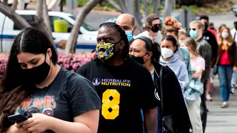 Colas para vacunarse en Estados Unidos Colas para vacunarse en Estados Unidos