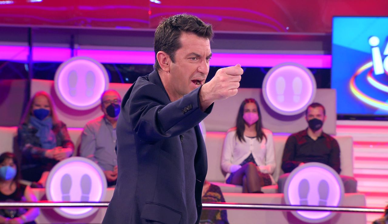 La genial improvisación de Arturo Valls ante un árbitro rapero en ‘¡Ahora caigo!’ La genial improvisación de Arturo Valls ante un árbitro rapero en ‘¡Ahora caigo!’