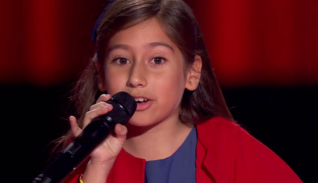 Alison Fern&aacute;ndez vuelve a despedirse improvisando una canci&oacute;n