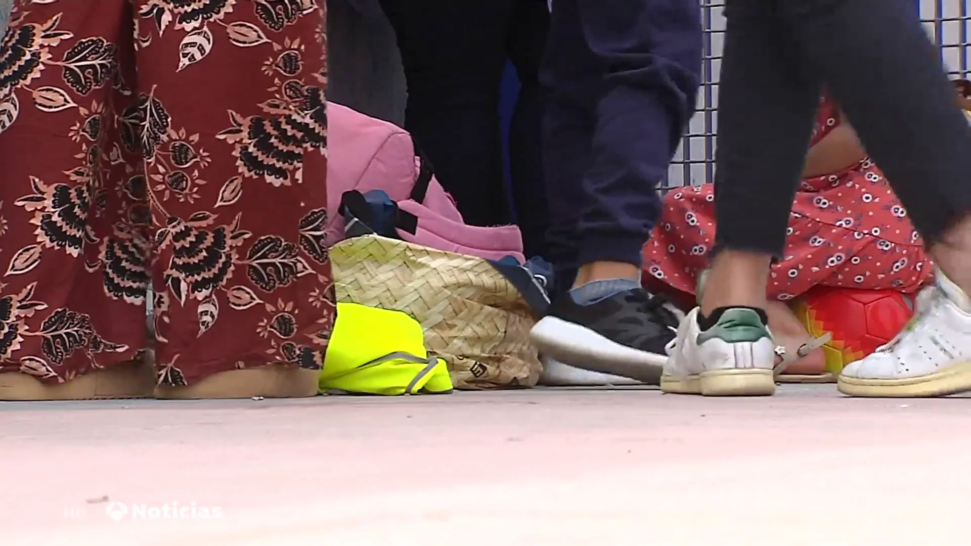 Una mujer intenta volver a Marruecos con sus tres hijos d&iacute;as despu&eacute;s de llegar a Ceuta