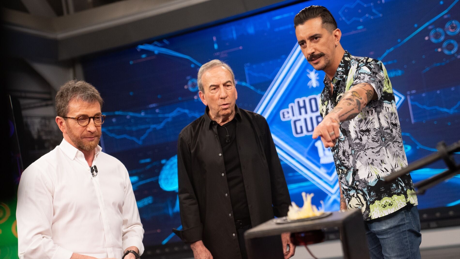 &iexcl;Ver para creer! Marron consigue dejar un huevo a punto de nieve utilizando el sonido