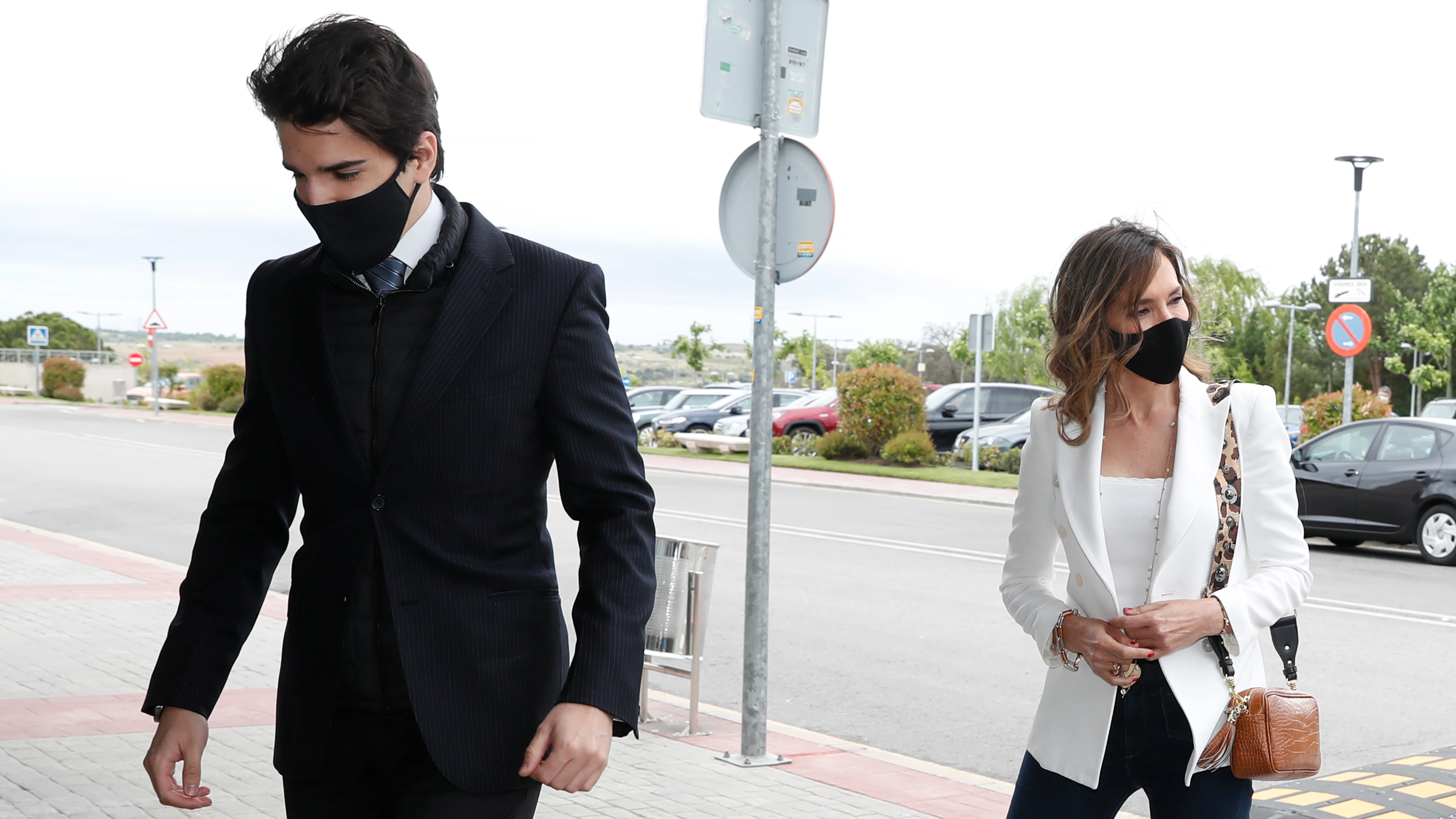 Paloma Lago y su hijo Javier 