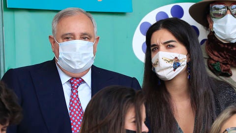 Bárbara Mirjan junto a Fernando Martínez de Irujo en la hípica